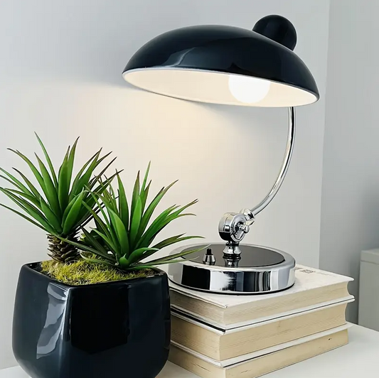 Minimalistische Retro-Schreibtischlampe